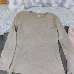 JCPenney Women's Light Gray Long Sleeve Top
